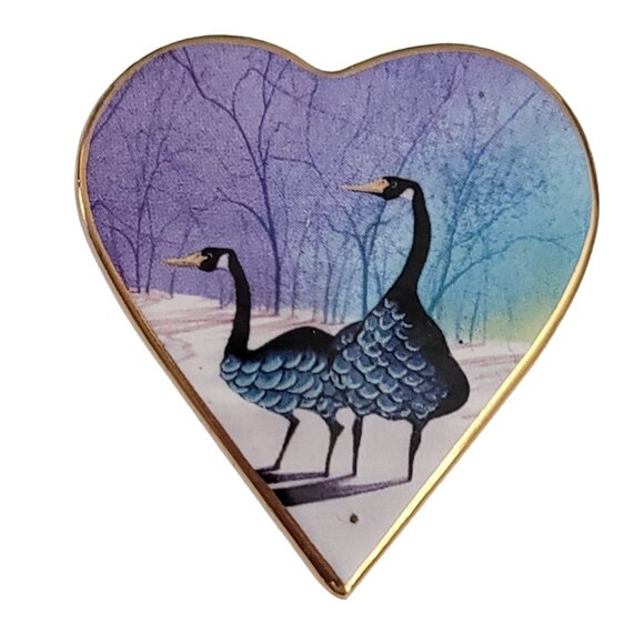 P Buckley Moss Never Ending Love Canada Geese Heart Brooch Pendant, M400 - Picture 2 of 8